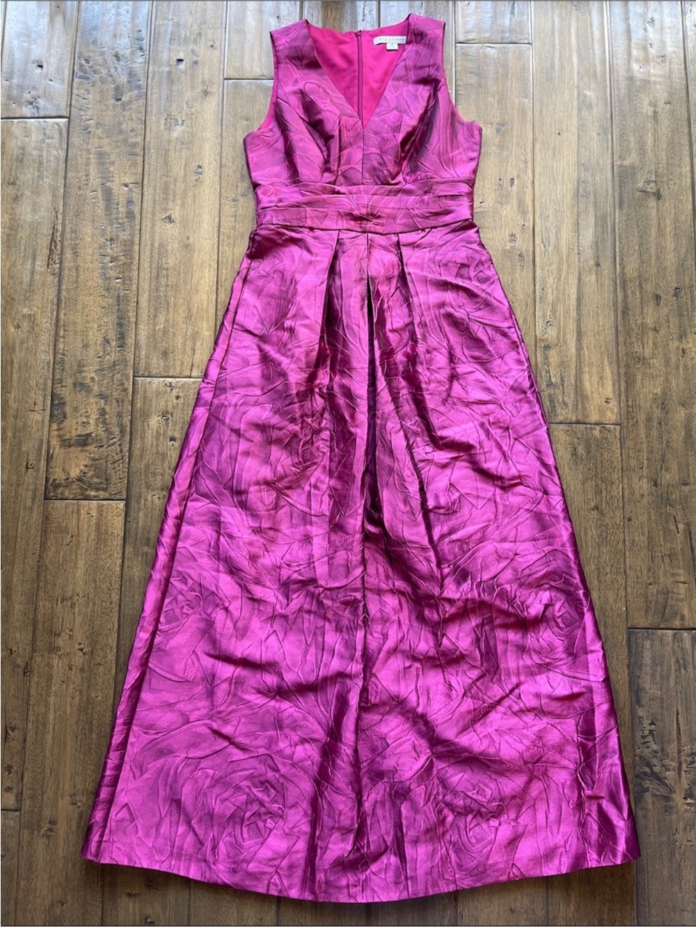 Kay Unger Mariah Gown in Sangria Jacquard Textured Crinkle Pleated Maxi Dress - Picture 4 of 9